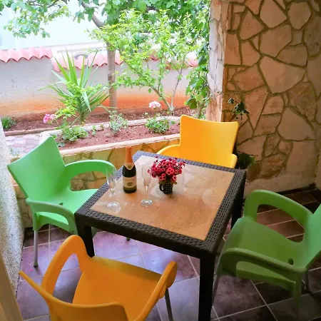 Apartments Bilic With Garden & Swimming Pool - 50M From The Beach Pjescana Uvala Exterior photo