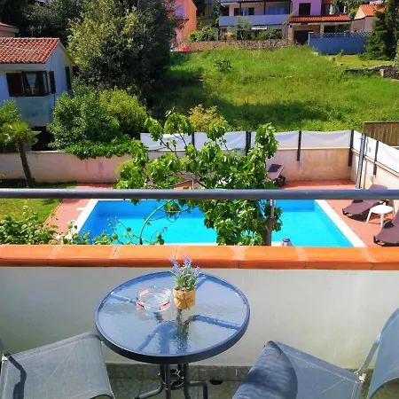 Apartments Bilic With Garden & Swimming Pool - 50M From The Beach Pjescana Uvala Exterior photo