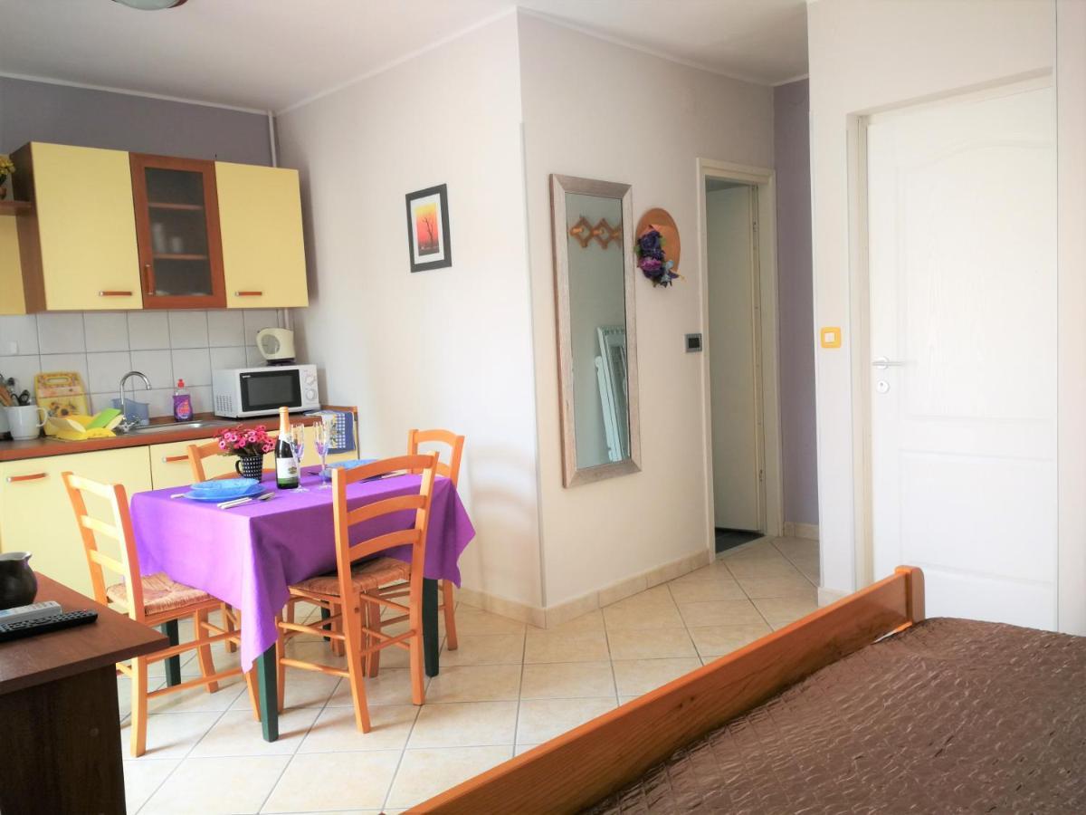 Apartament Bilic With Garden & Swimming Pool - 50m From The *