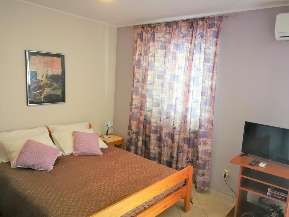 Bilic With Garden & Swimming Pool - 50m From The Pjescana Uvala